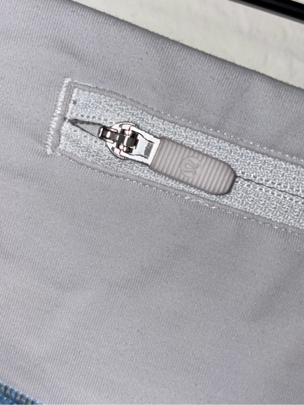 Lululemon Run Times Shorts II 4” inseam Exposure Crystallize multi White size 8 - Picture 11 of 12